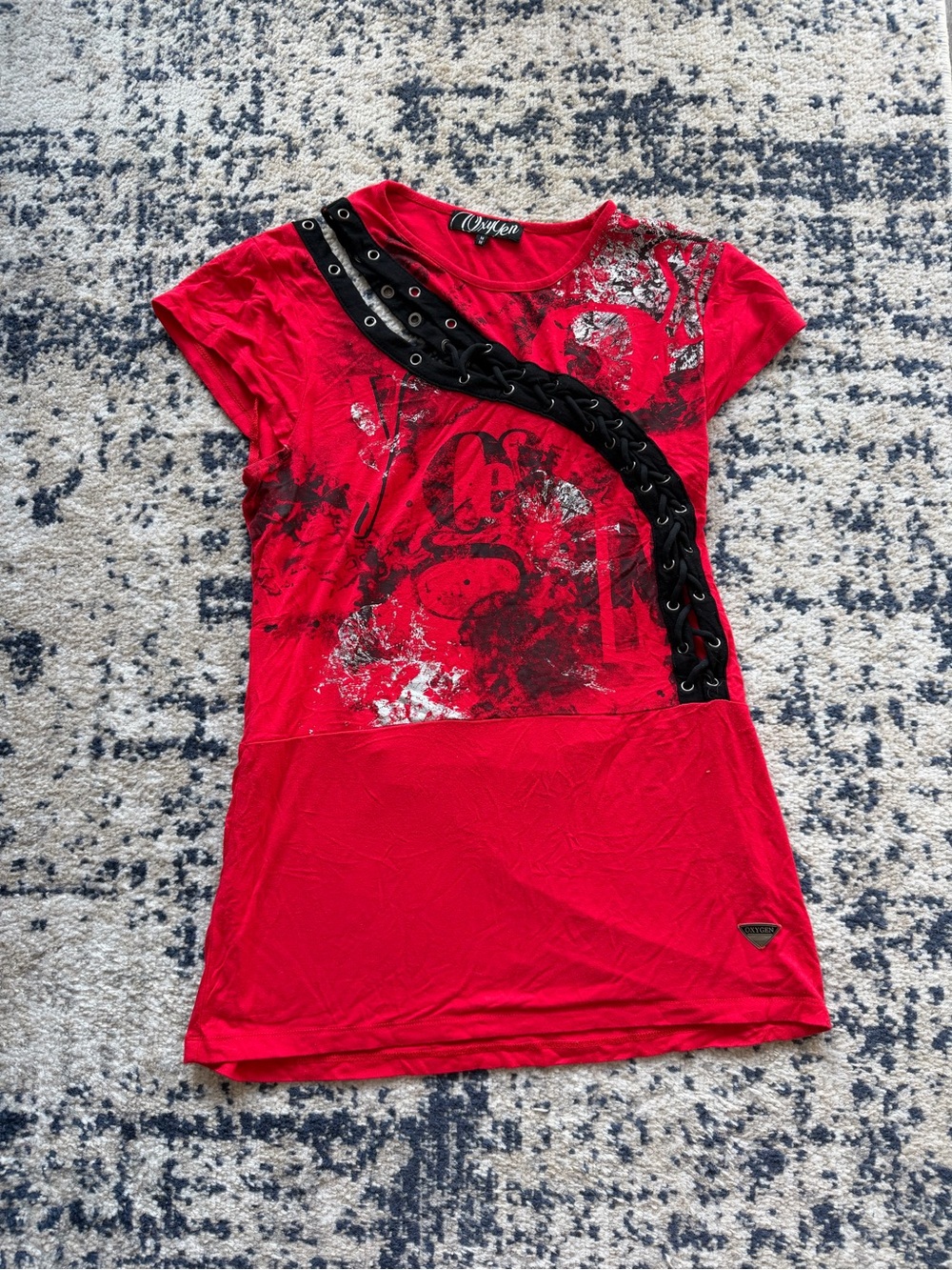 Vintage Y2K Oxygen Worn-In Red Lace-Up Graphic Short Sleeve Top by